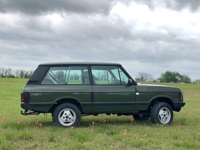 Illustration for article titled At $13,000, Could This 1987 Range Rover Get You To Love The Turbo D?